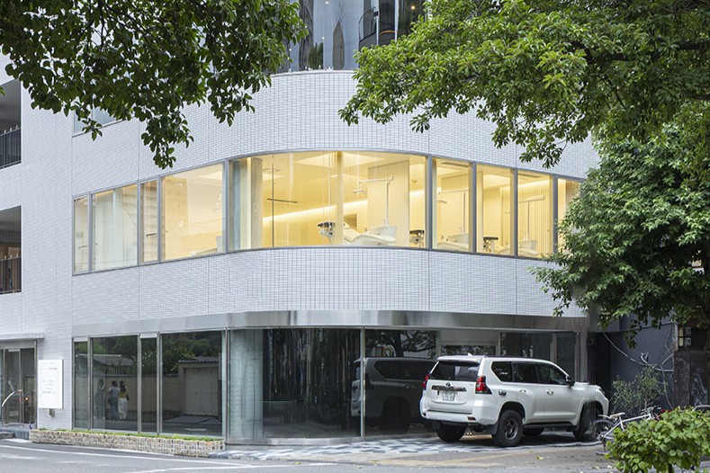 歯科などの医療施設や店舗・オフィス・住宅の内装デザイン・内装設計・建築デザインを、50年以上のキャリアを持つジョイントセンターがクリエイティブな発想でご提案いたします。人に優しく衛生的なデンタルデザイン・クリニックデザインで、ブランド作りを意識したクリニックをサポートいたします。