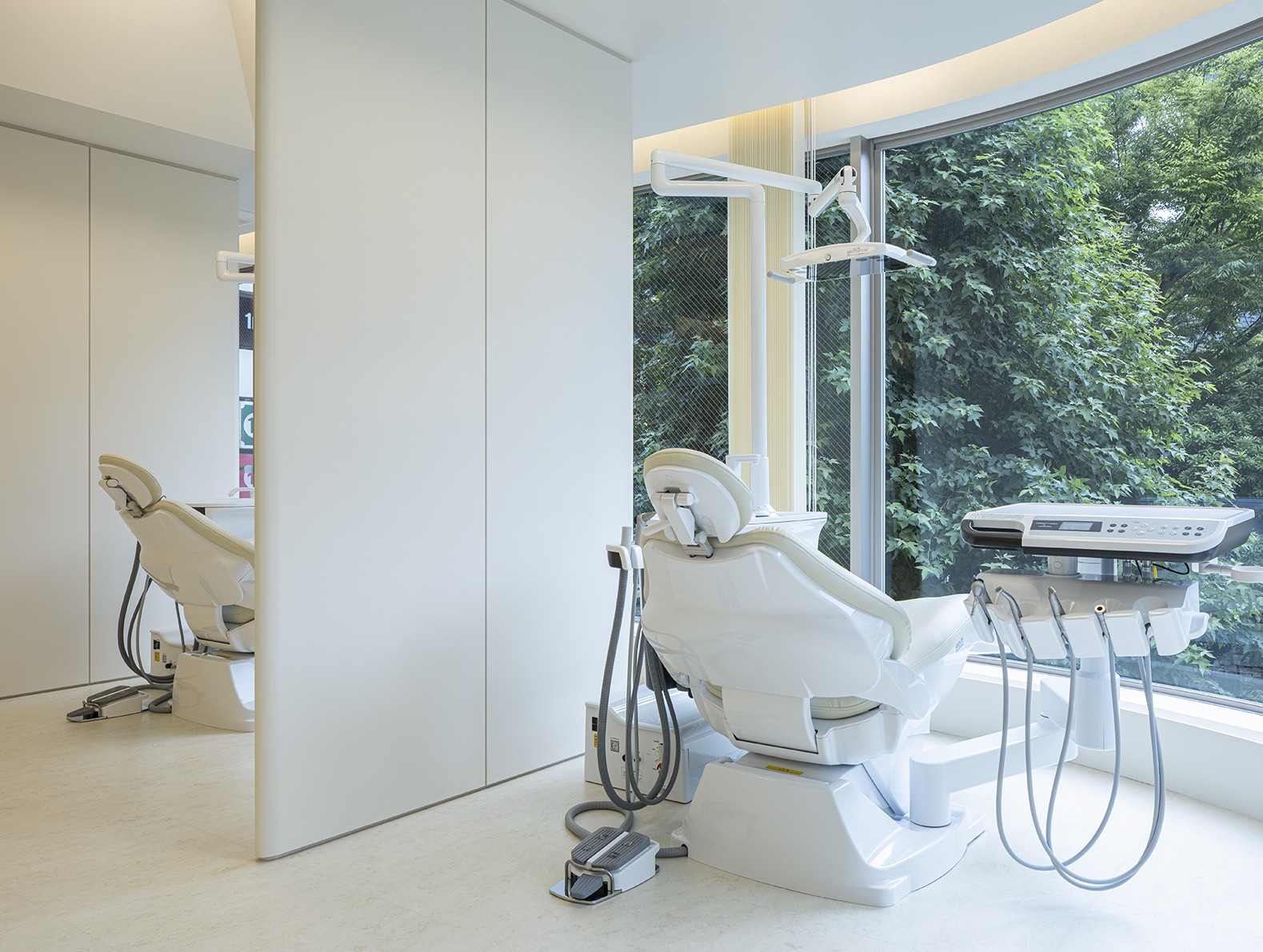 歯科などの医療施設や店舗・オフィス・住宅の内装デザイン・内装設計・建築デザインを、50年以上のキャリアを持つジョイントセンターがクリエイティブな発想でご提案いたします。人に優しく衛生的なデンタルデザイン・クリニックデザインで、ブランド作りを意識したクリニックをサポートいたします。