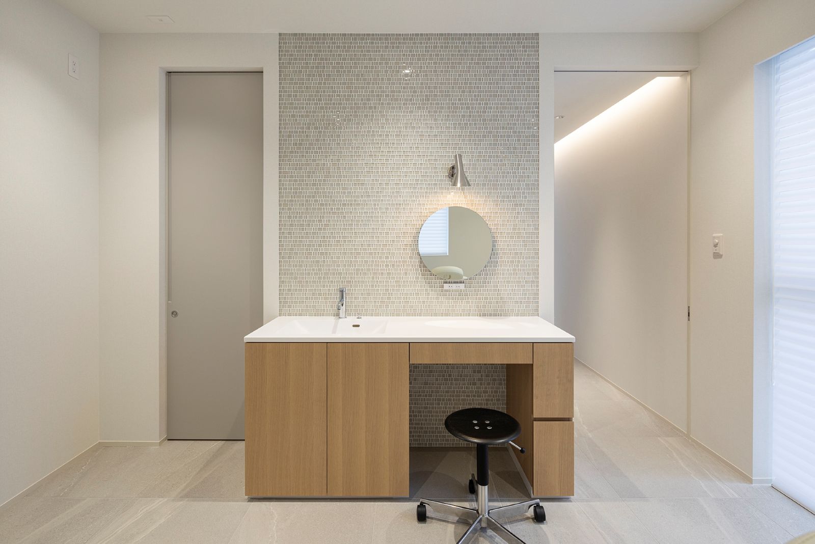 歯科などの医療施設や店舗・オフィス・住宅の内装デザイン・内装設計・建築デザインを、50年以上のキャリアを持つジョイントセンターがクリエイティブな発想でご提案いたします。人に優しく衛生的なデンタルデザイン・クリニックデザインで、ブランド作りを意識したクリニックをサポートいたします。