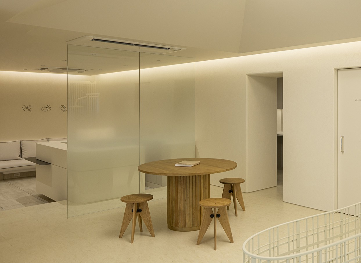 歯科などの医療施設や店舗・オフィス・住宅の内装デザイン・内装設計・建築デザインを、50年以上のキャリアを持つジョイントセンターがクリエイティブな発想でご提案いたします。人に優しく衛生的なデンタルデザイン・クリニックデザインで、ブランド作りを意識したクリニックをサポートいたします。