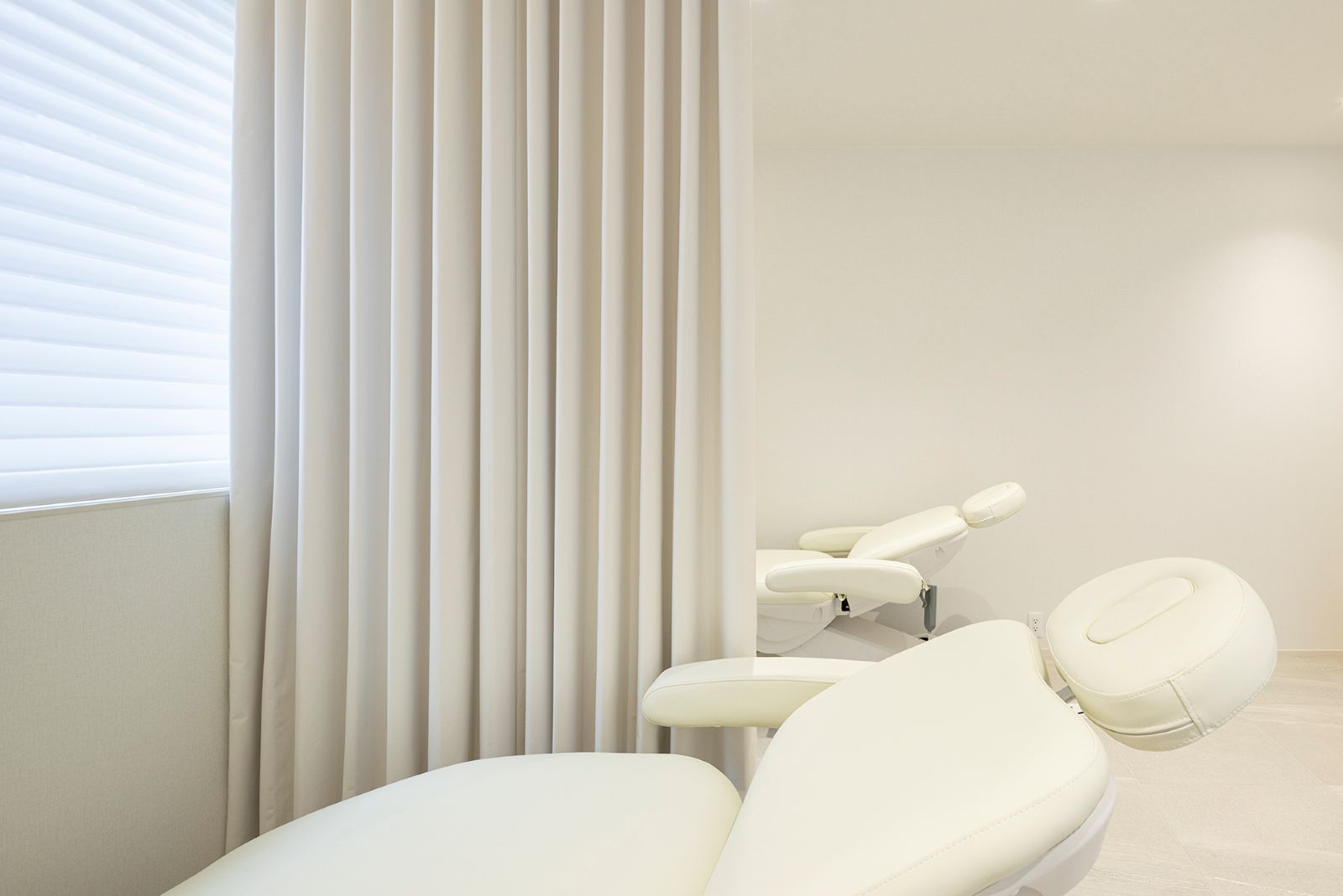 歯科などの医療施設や店舗・オフィス・住宅の内装デザイン・内装設計・建築デザインを、50年以上のキャリアを持つジョイントセンターがクリエイティブな発想でご提案いたします。人に優しく衛生的なデンタルデザイン・クリニックデザインで、ブランド作りを意識したクリニックをサポートいたします。