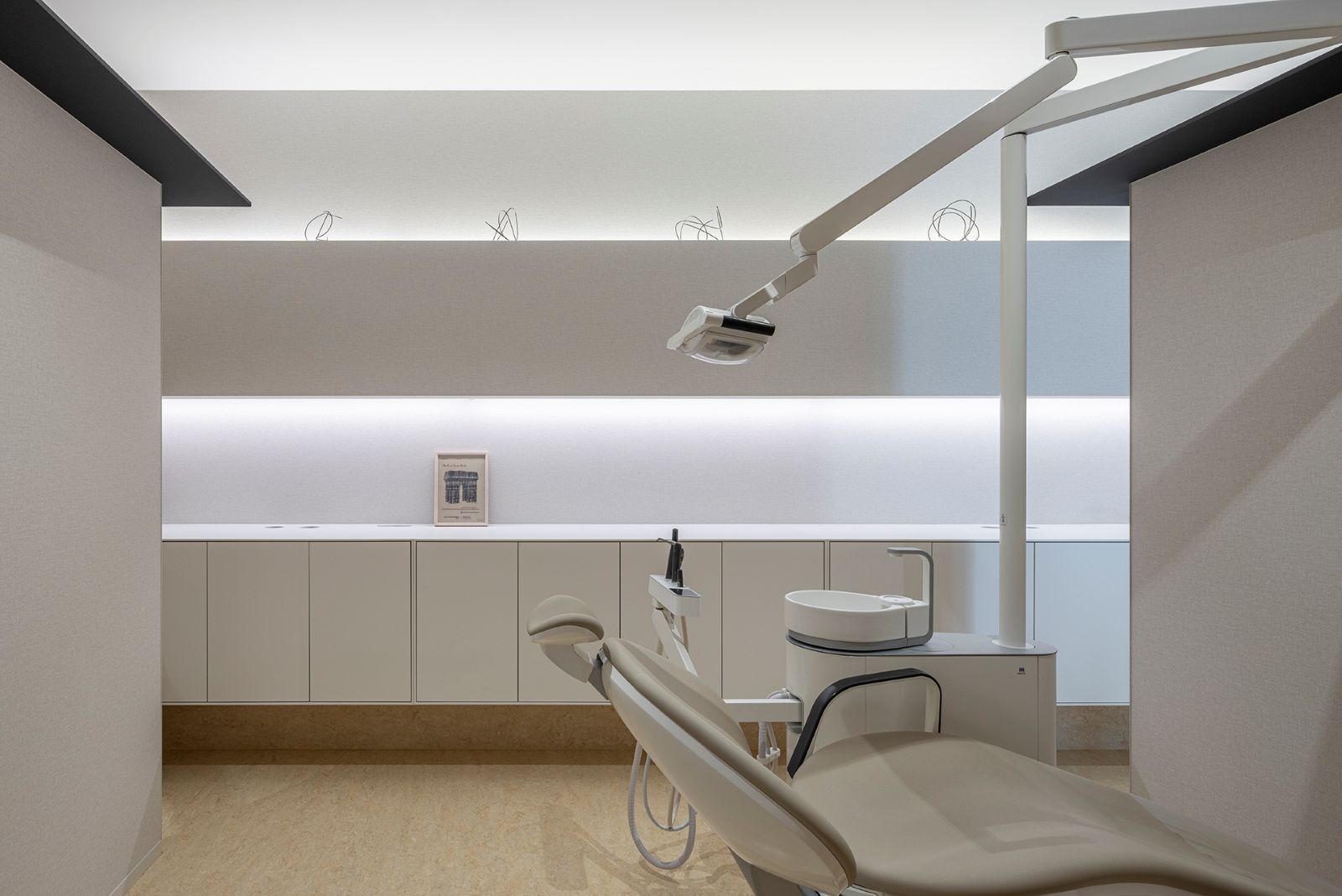 歯科などの医療施設や店舗・オフィス・住宅の内装デザイン・内装設計・建築デザインを、50年以上のキャリアを持つジョイントセンターがクリエイティブな発想でご提案いたします。人に優しく衛生的なデンタルデザイン・クリニックデザインで、ブランド作りを意識したクリニックをサポートいたします。