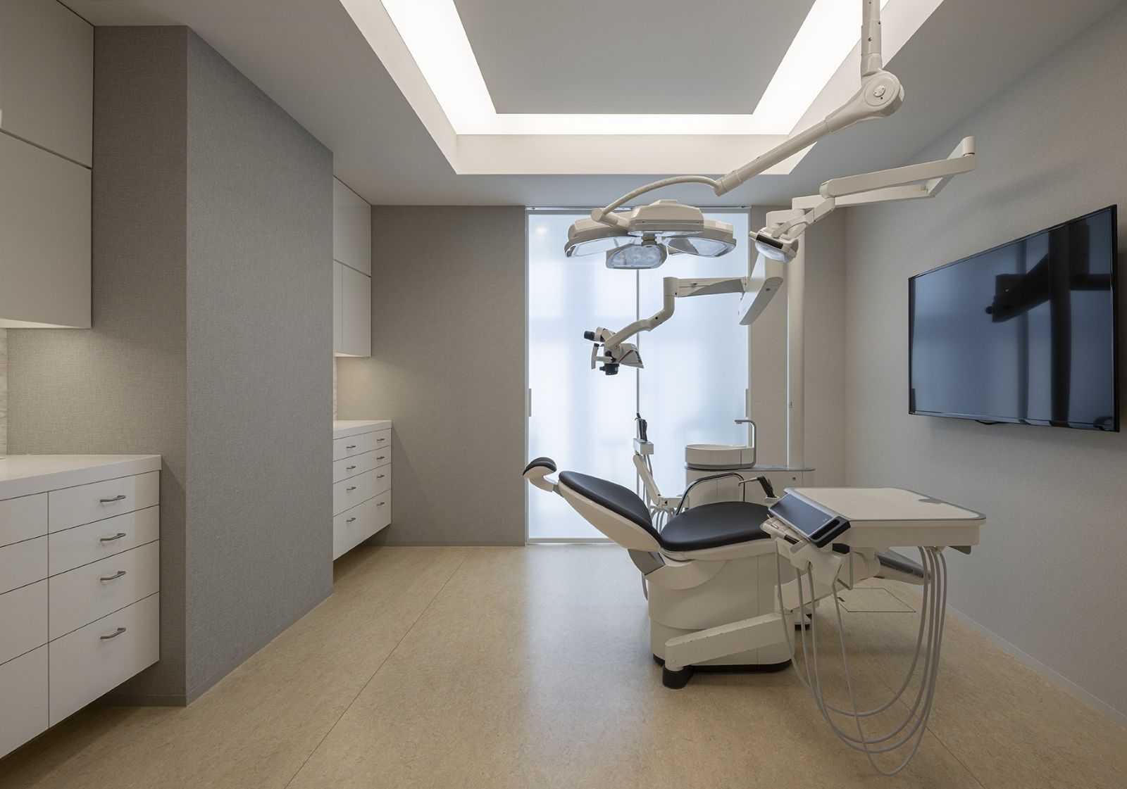 歯科などの医療施設や店舗・オフィス・住宅の内装デザイン・内装設計・建築デザインを、50年以上のキャリアを持つジョイントセンターがクリエイティブな発想でご提案いたします。人に優しく衛生的なデンタルデザイン・クリニックデザインで、ブランド作りを意識したクリニックをサポートいたします。