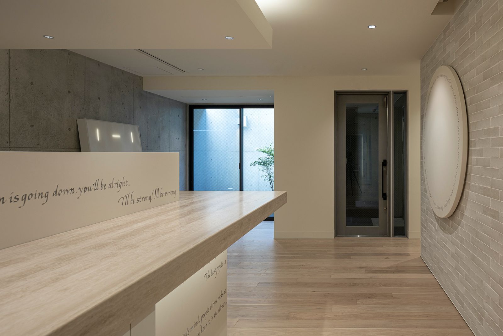 歯科などの医療施設や店舗・オフィス・住宅の内装デザイン・内装設計・建築デザインを、50年以上のキャリアを持つジョイントセンターがクリエイティブな発想でご提案いたします。人に優しく衛生的なデンタルデザイン・クリニックデザインで、ブランド作りを意識したクリニックをサポートいたします。