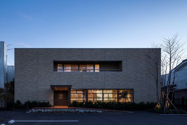 歯科などの医療施設や店舗・オフィス・住宅の内装デザイン・内装設計・建築デザインを、50年以上のキャリアを持つジョイントセンターがクリエイティブな発想でご提案いたします。人に優しく衛生的なデンタルデザイン・クリニックデザインで、ブランド作りを意識したクリニックをサポートいたします。